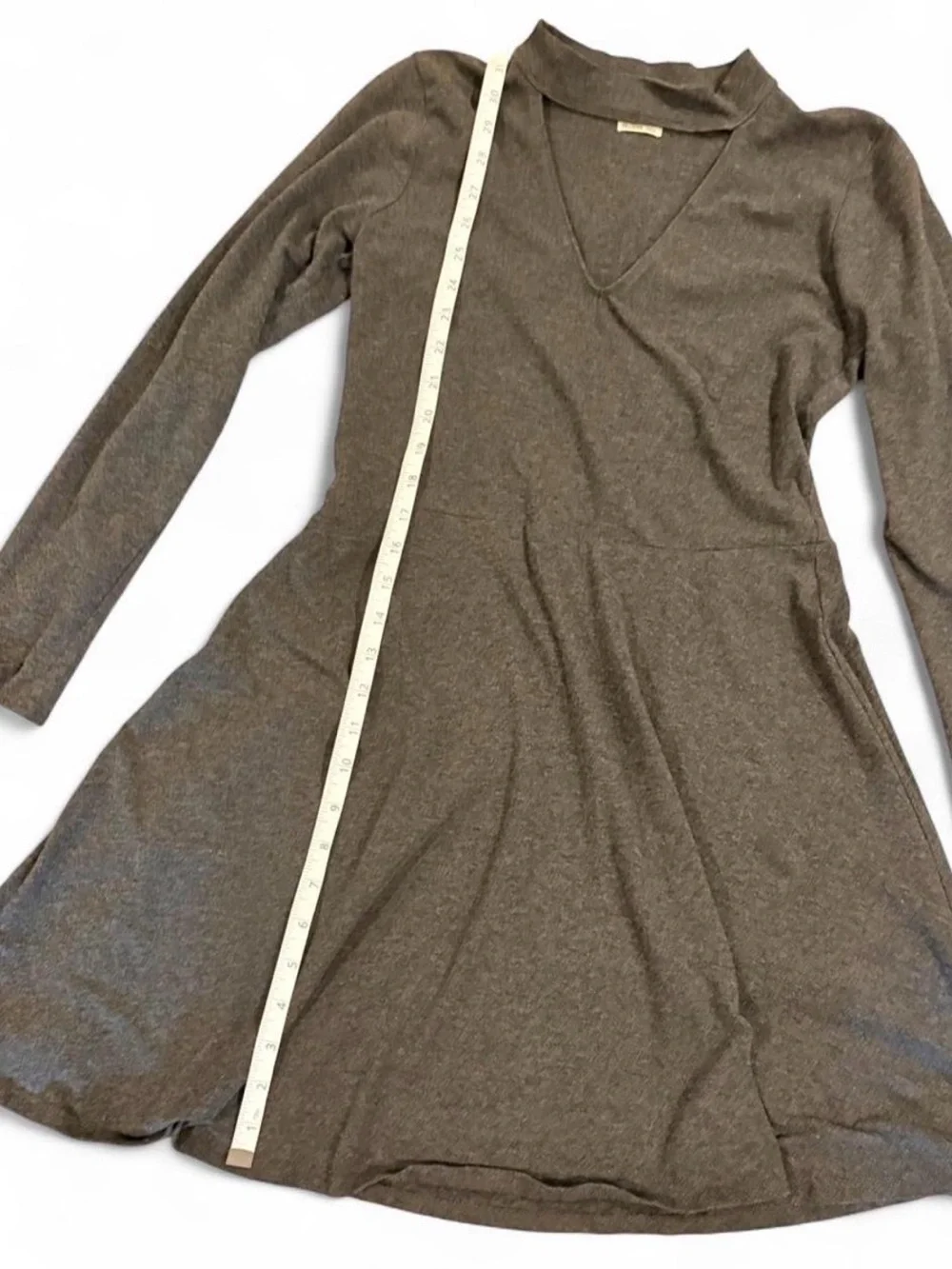 Hollister M Long-Sleeve Charcoal Gray Keyhole Skater Fit and Flare Medium Dress - Picture 5 of 6